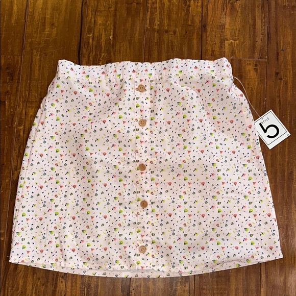 Style 5‎ Skirt Womens Size Med Pink Floral Decorative Buttons Pull On New NWT - Picture 1 of 5